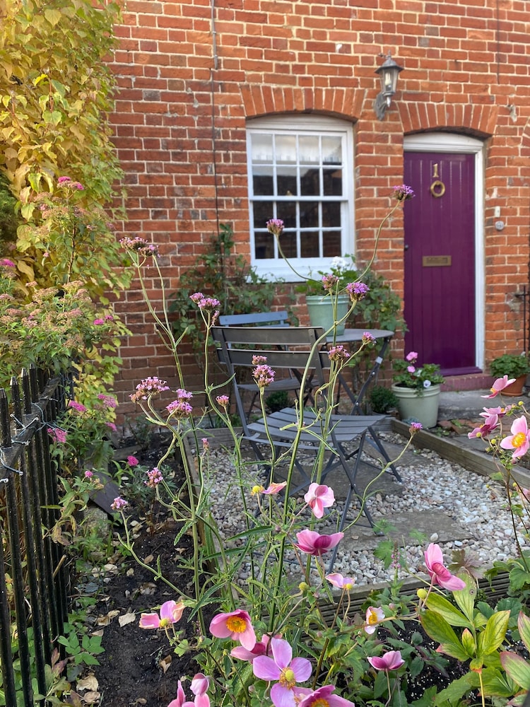Historic 1Bd Cottage In Heart Of Farnham