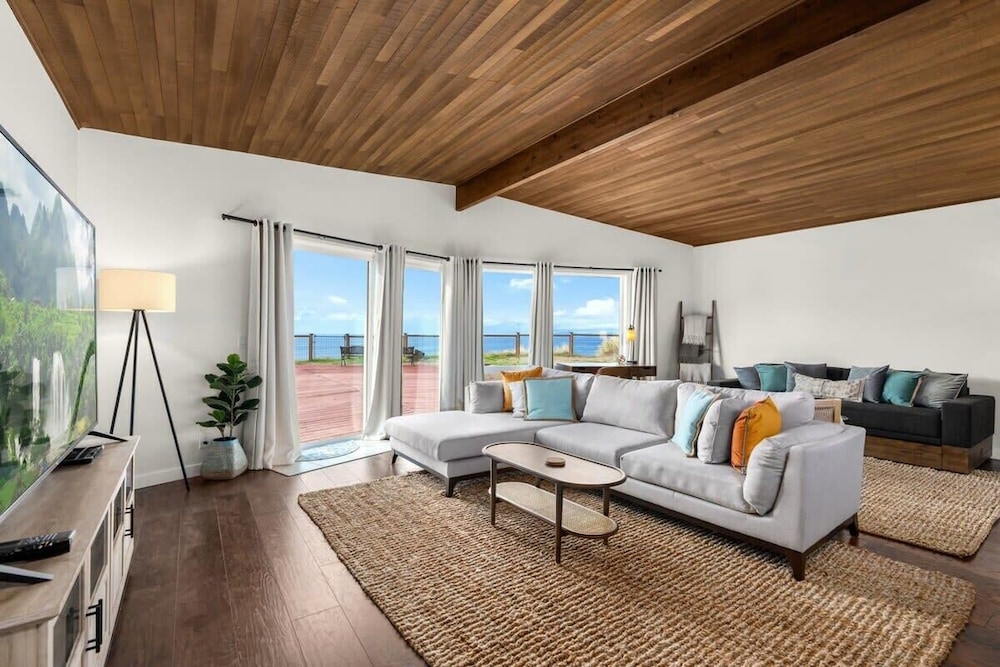 @ Marbella Lane - Seas the Bay Sanctuary