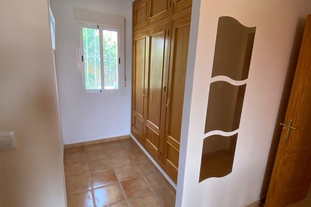 Casa Bueno Sunset Villa - Sleeps 7, Pool & Aircon