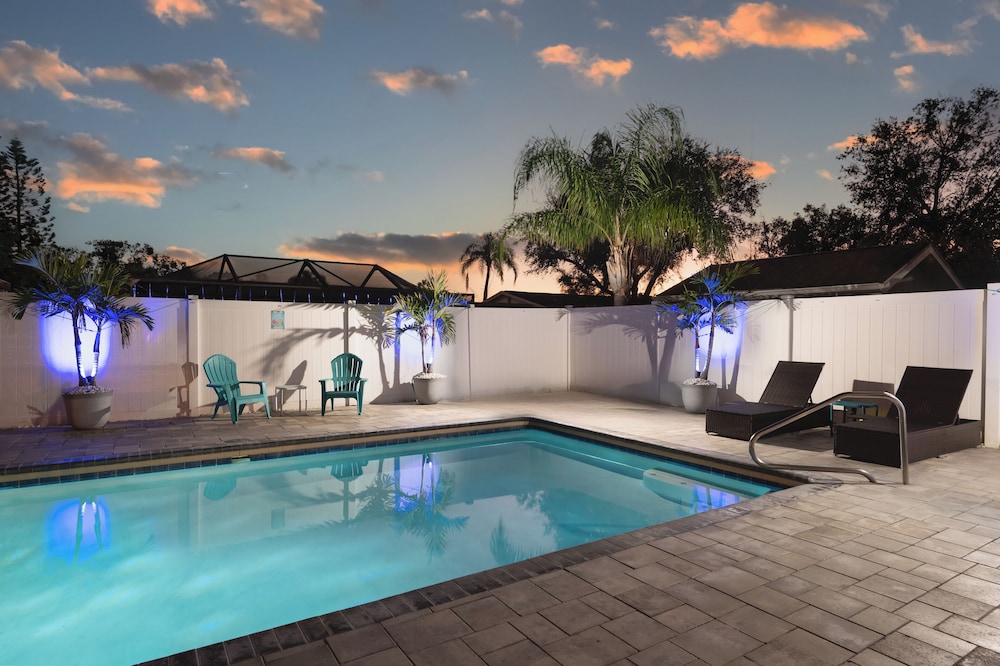 Holiday Oasis w/ Heated Pool: Near Gulf Beaches!