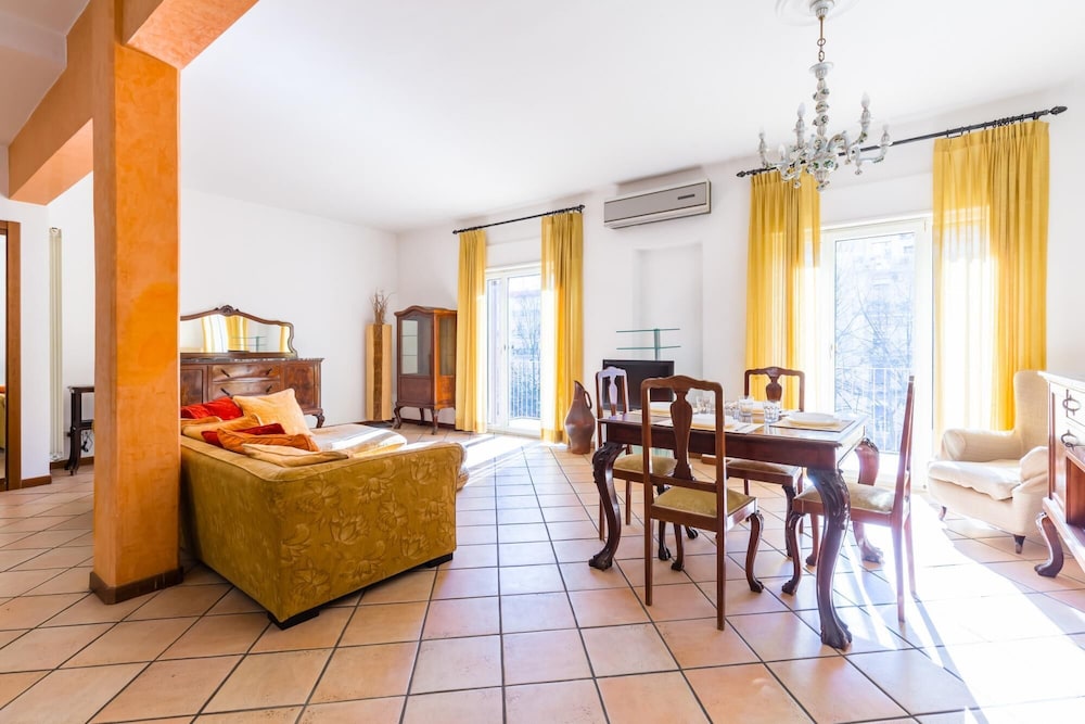 Vomero Family Apartment by Wonderful Italy