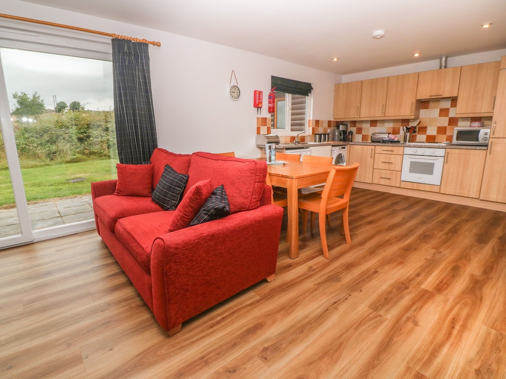 64 Waterside view 5