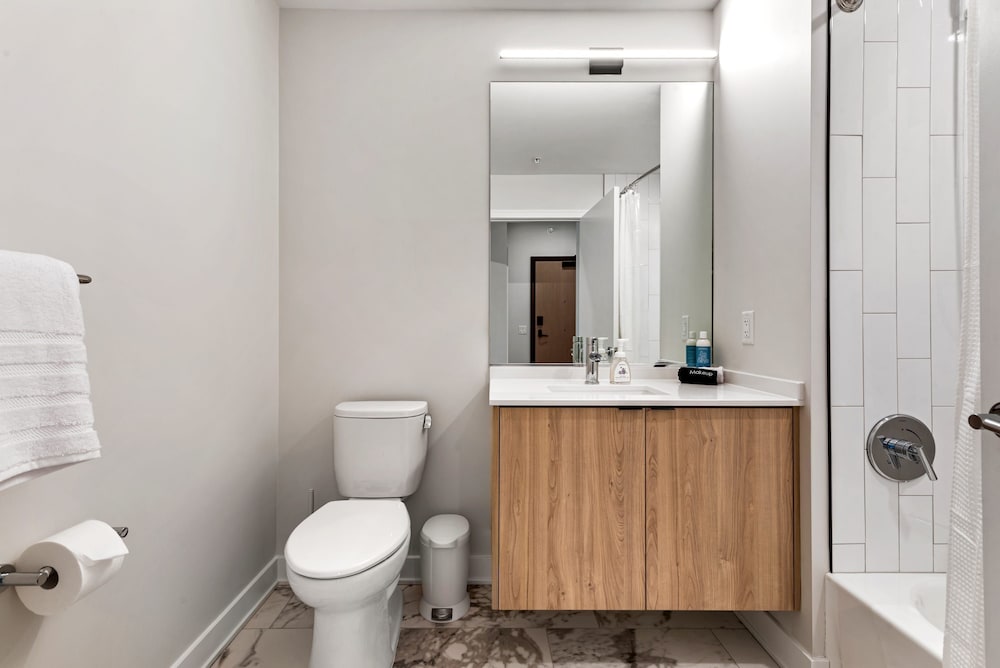 Prime Location 2BR Balcony Restful Night