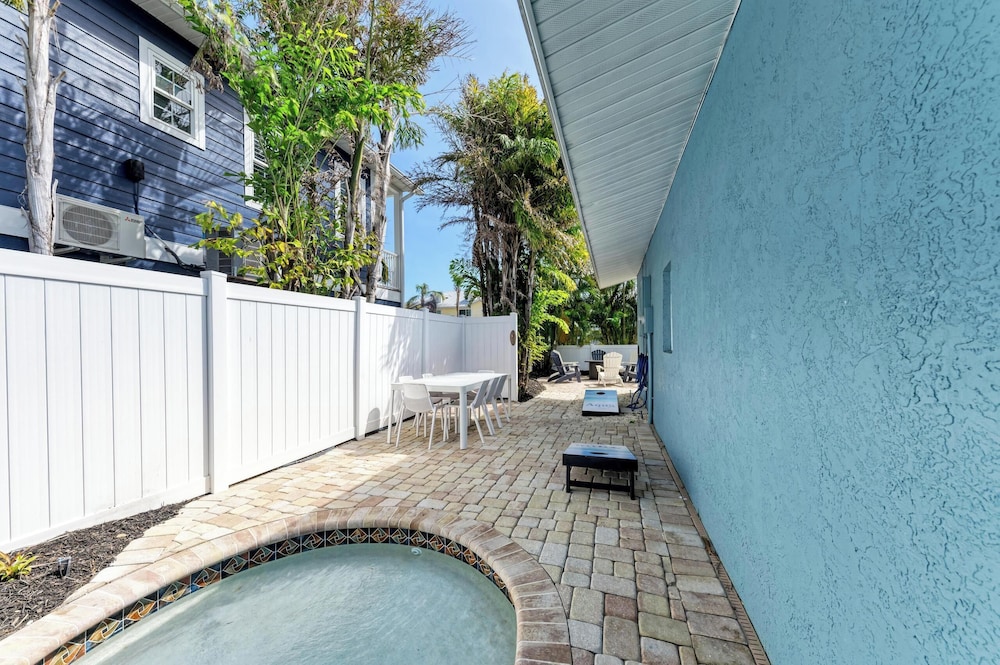 Anna Maria Island Blue Bella Bliss - Private Heated Pool