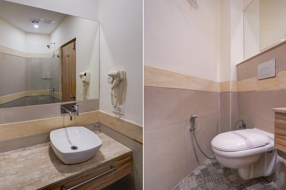 Elegant Stays With Rooftop Restro and Hill View