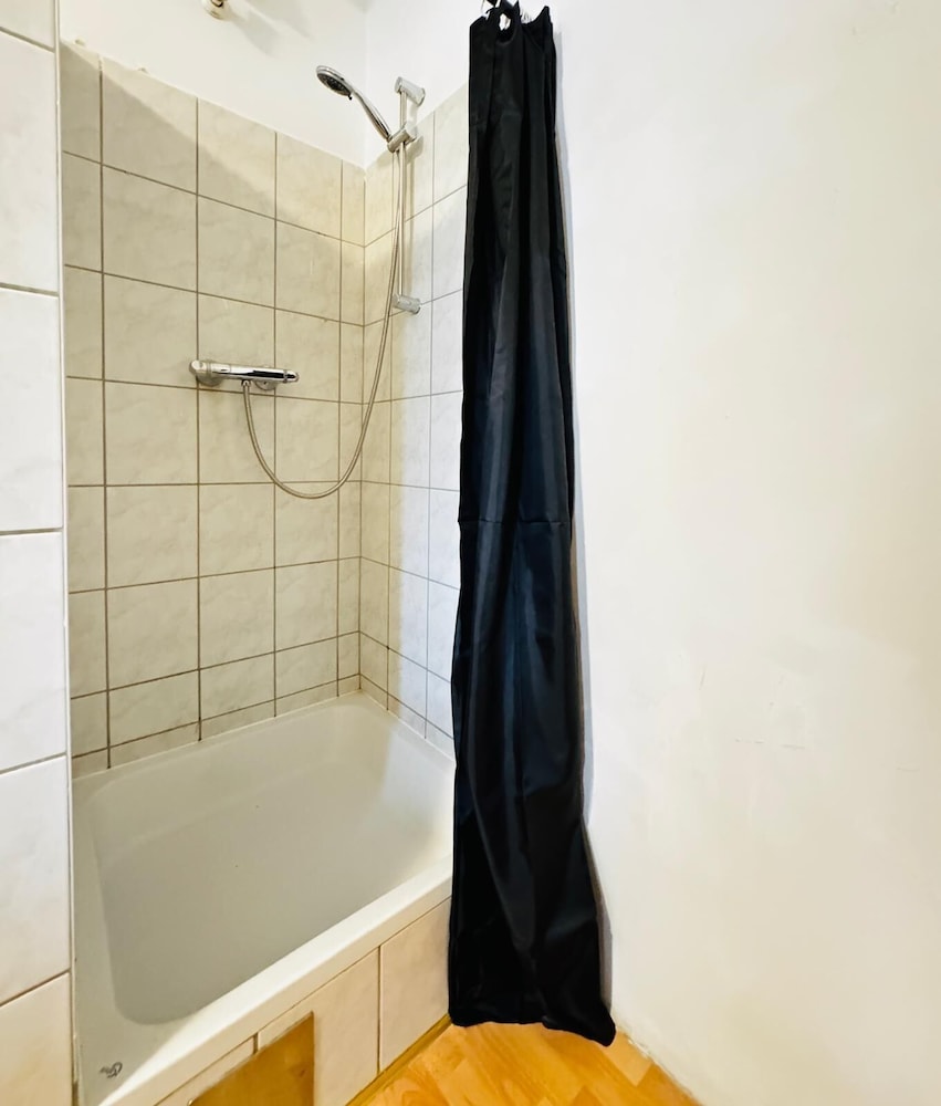 Bright 1BR Apartment Near Augarten
