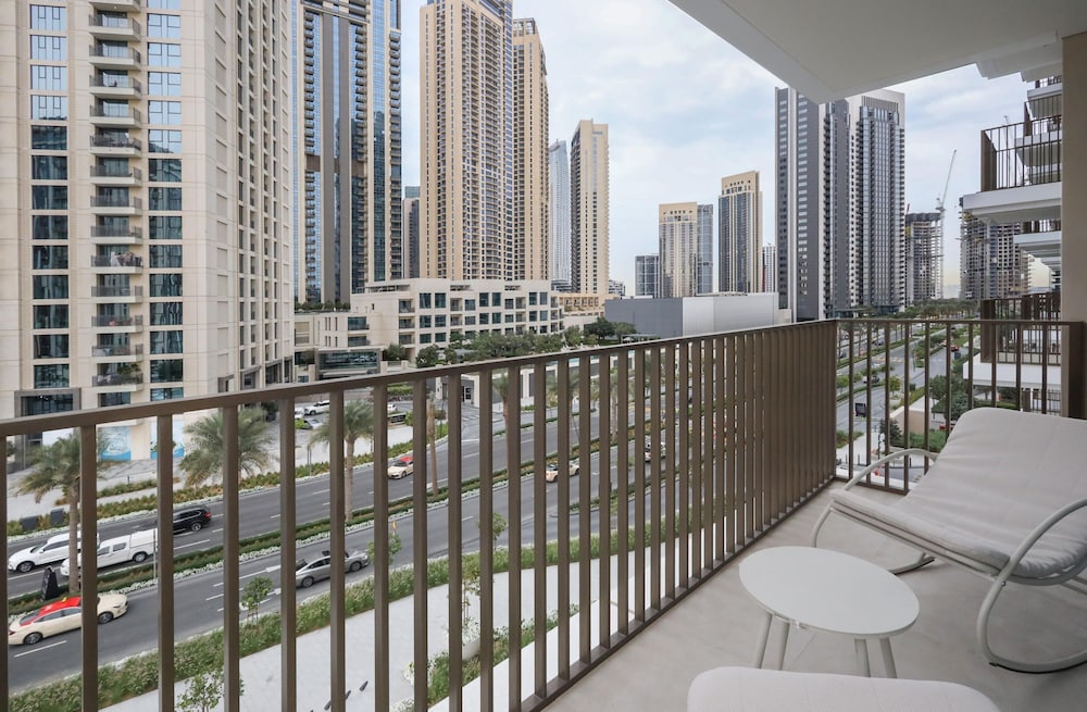 Elite LUX Holiday Homes - Dubai Creek Oasis 2BR Luxe w Burj View
