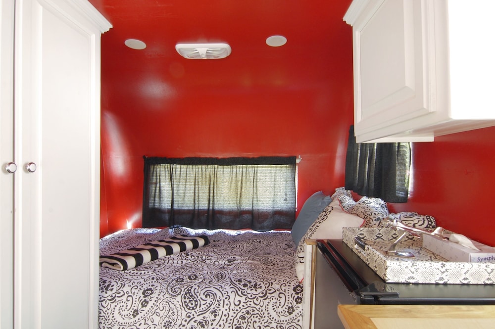 Palm Canyon Hotel & RV Resort