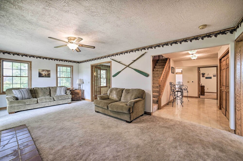 Family-friendly Retreat on Long Noble Lake! view 2