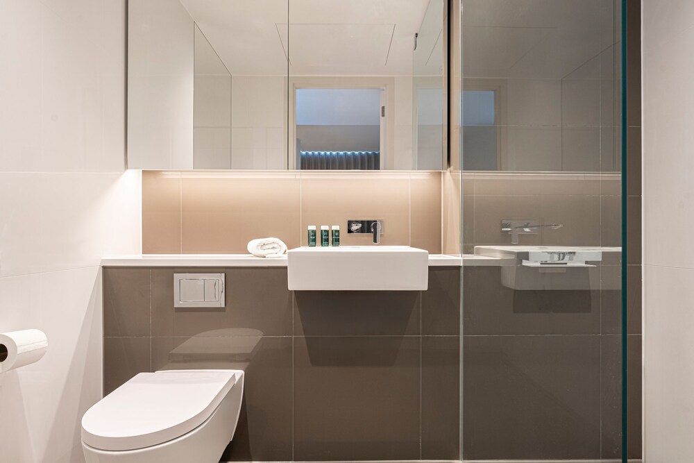 Fabulous Two-bedroom Apartment Next to the River