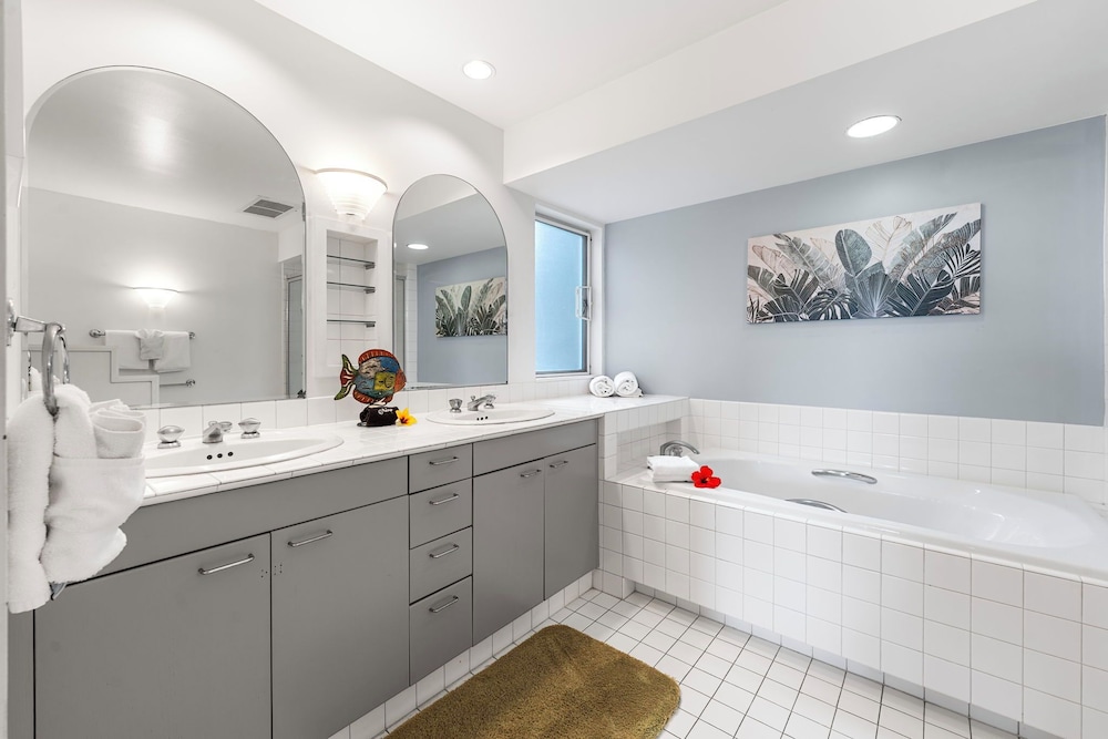 Beautiful Mountain View - Concierge Included - Spacious! - Vrkcv