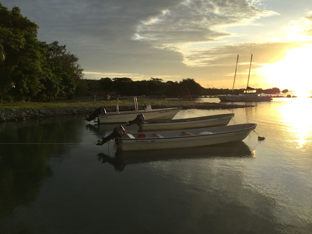 Rendezvous Surf Camp Fiji - Hostel