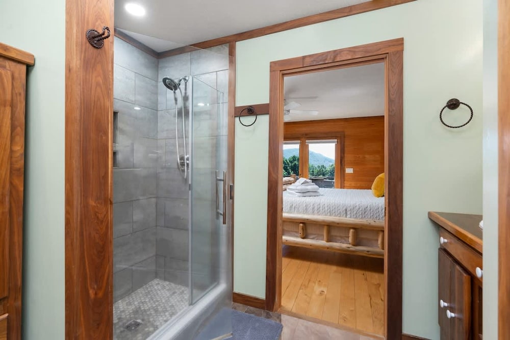 Love Afton Cabin - Family Home