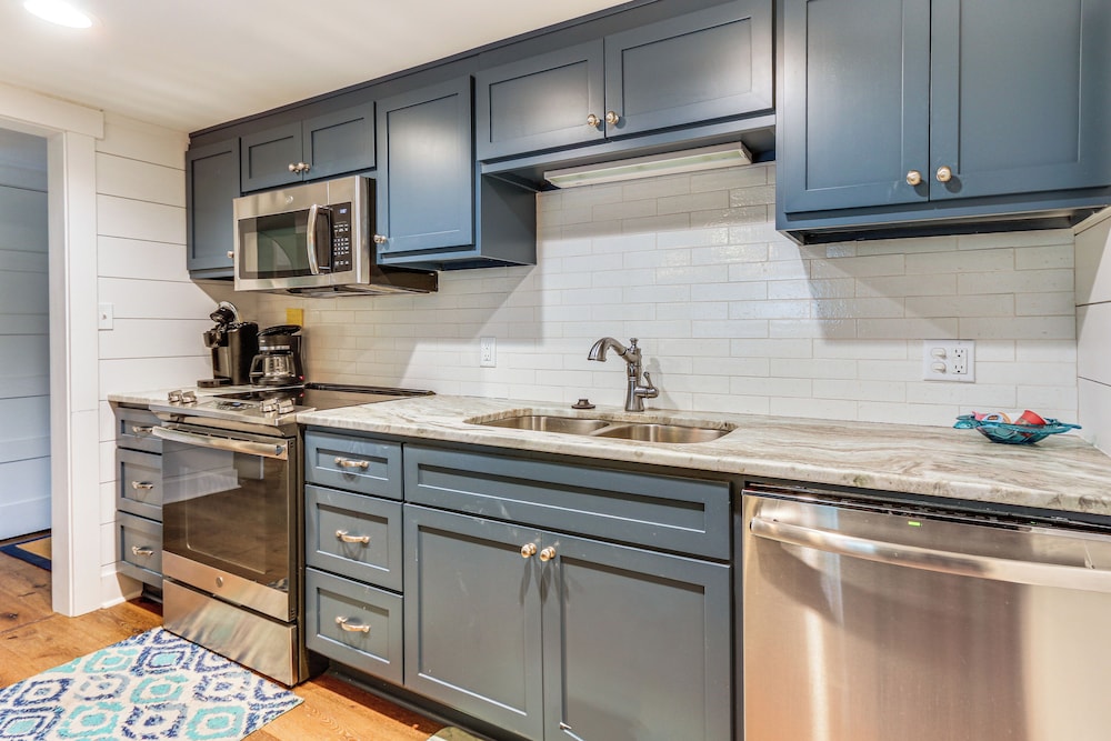 Easy Beach Access! Walkable Hilton Head Condo