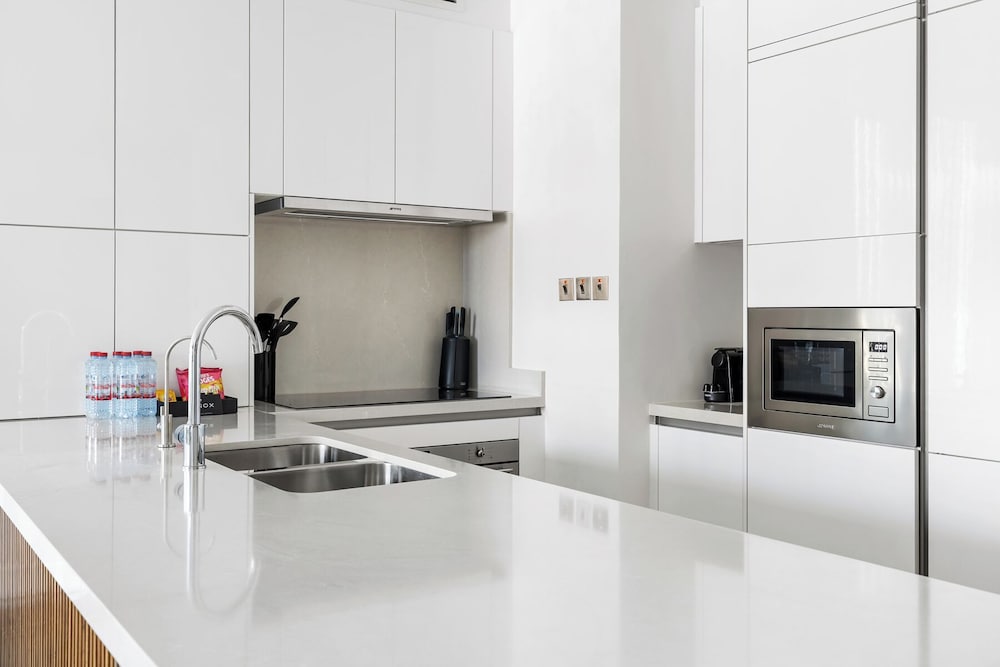 3BR with Burj Khalifa and Canal View