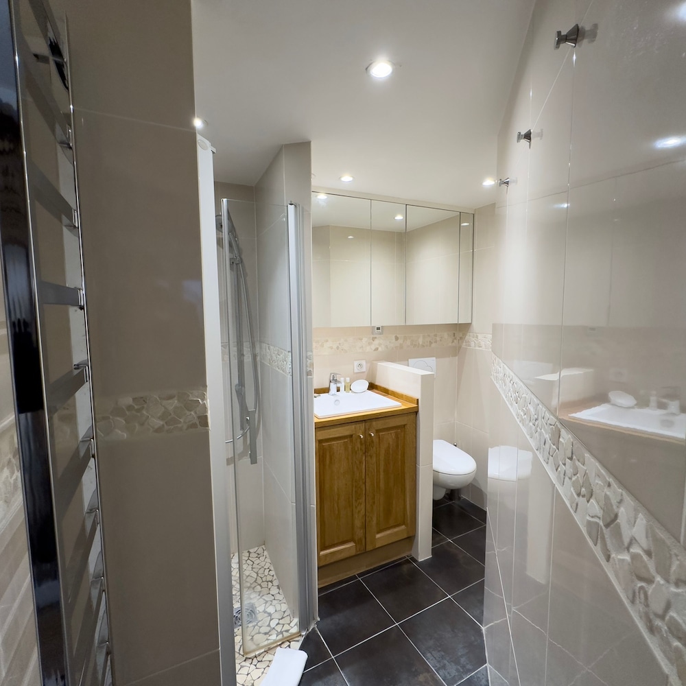 Dreamy Rive Gauche Modern 2 Bed Apt in Paris