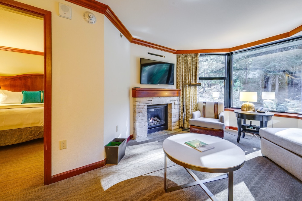 Lake Tahoe Vacations - Breathtaking Olympic Valley Gem: Walk to Chairlift - Property Image 27