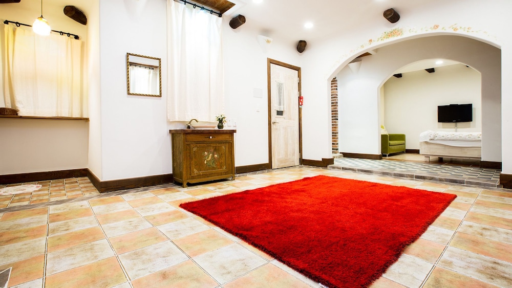 Miallet Pension
