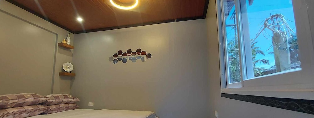 B&F Travellers Inn view 2