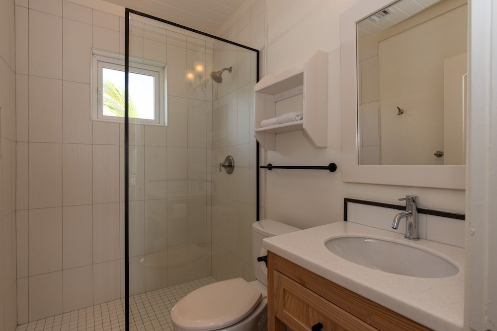 Seaesta - Brand New Estate W/pool & Private Backyard Beach 6 Bedroom Home