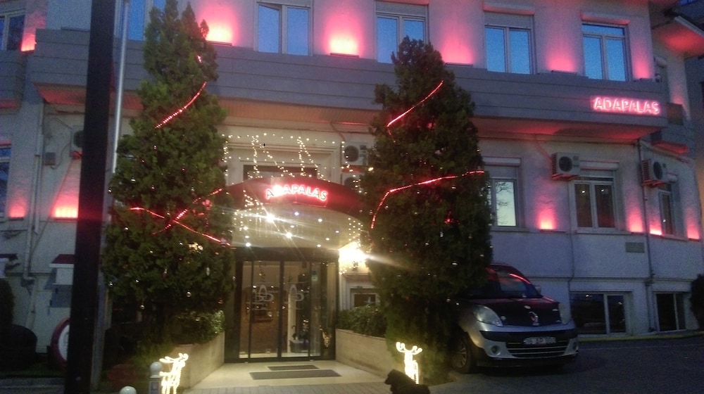 Adapalas Hotel