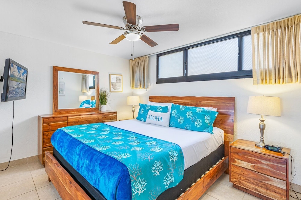 Papakea H107 1 bedroom, 1 bath OceanView 1 Condo by RedAwning view 2
