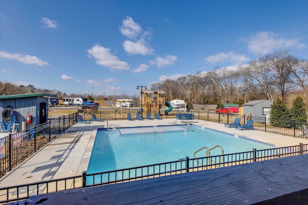 Patio, Fire Pit & Grill: Central Sevierville Cabin