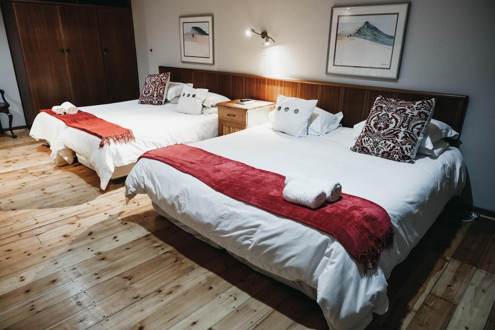 Karoo Country Inn Hotel