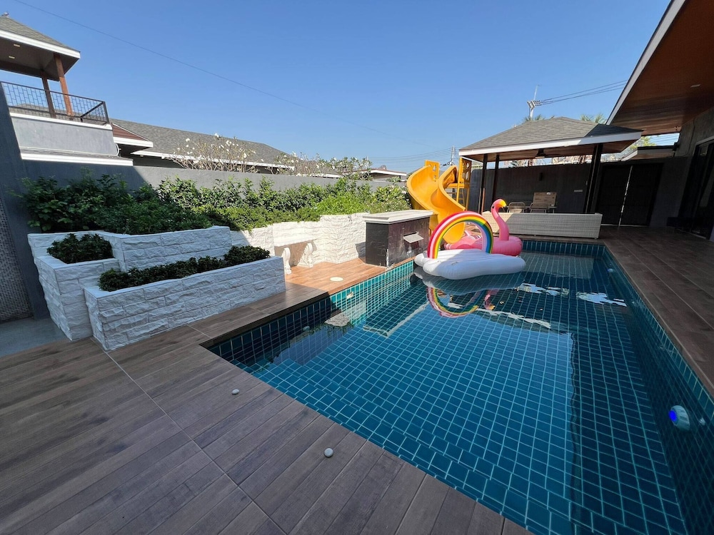 Orange Private Pool Villa, Near Cham Am Beach