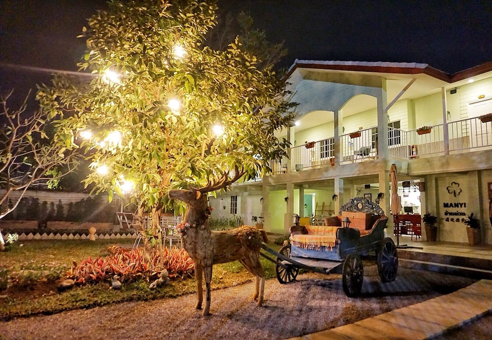 Manyi Boutique House
