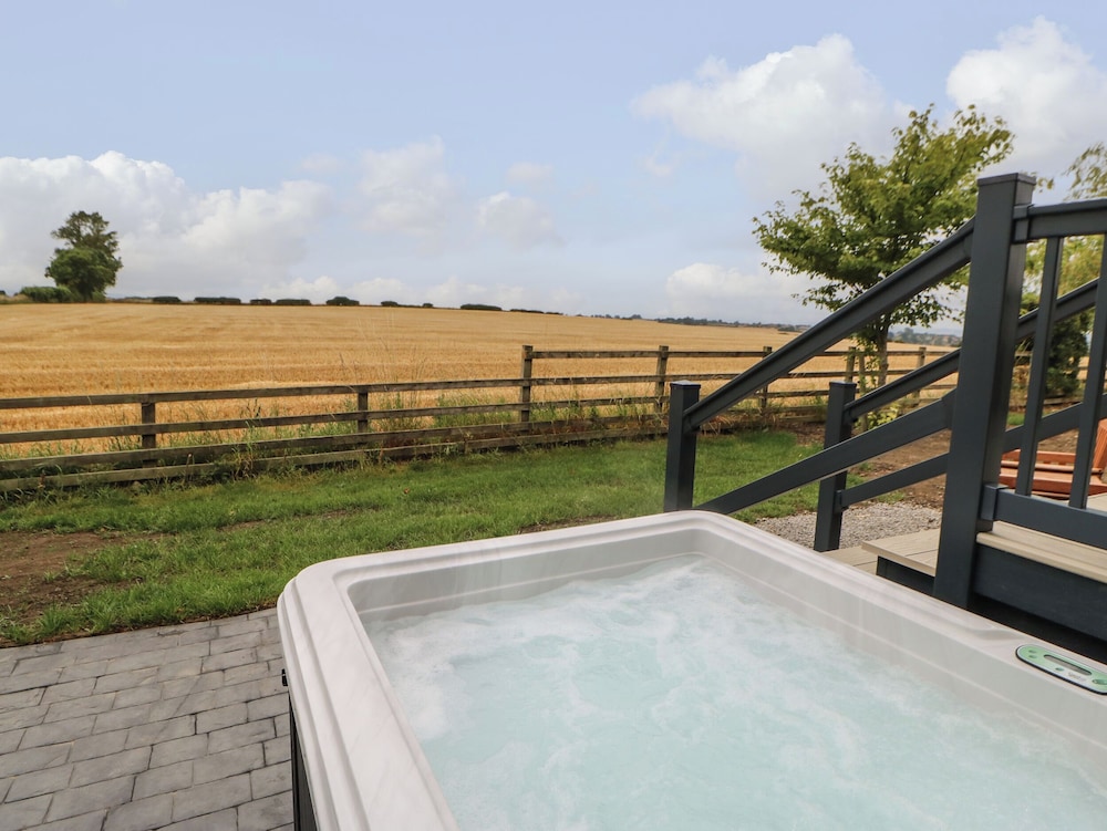 Bowes Hideaway