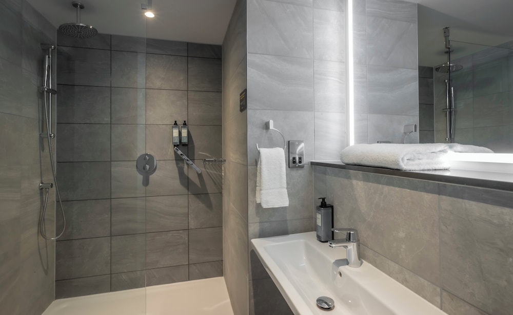 Salford Vacations - Maldron Hotel Manchester Cathedral Quarter - Property Image 35