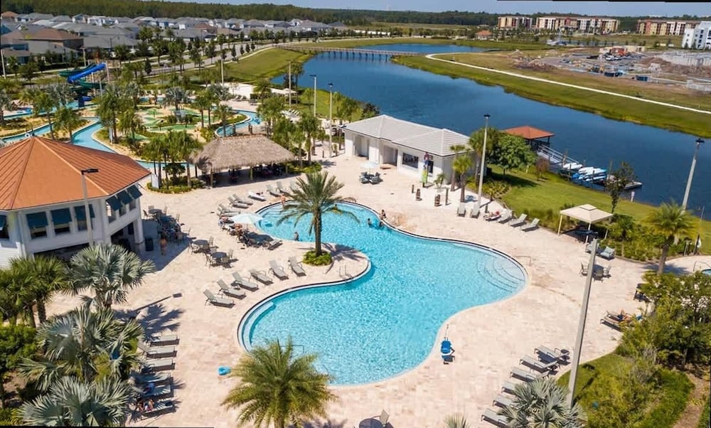 Lake View Resort Condo w Lazy River Near Disney