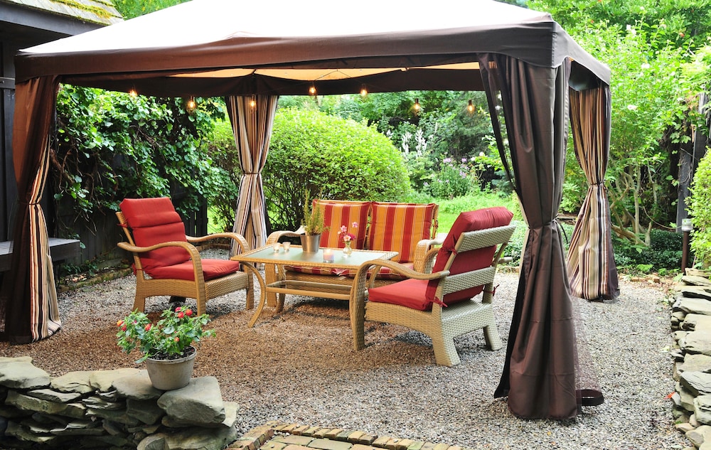 1795 Acorn Inn B&B