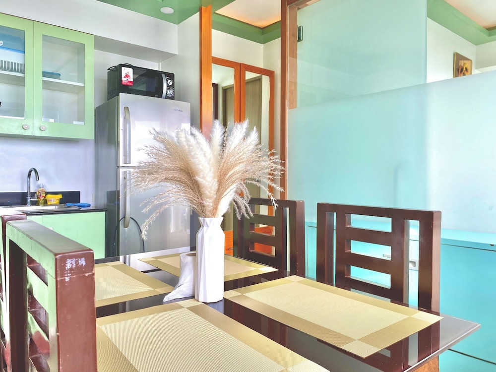 Hotel near Airport Mall of Asia PICC WTC