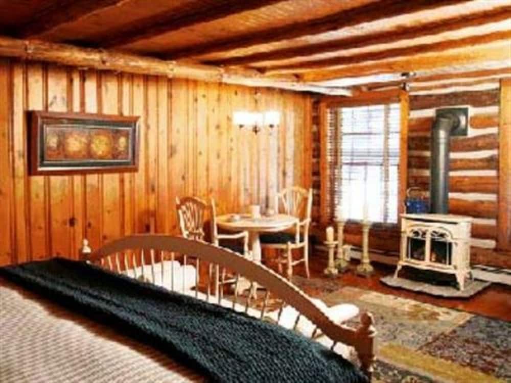Chalet of Canandaigua view 3