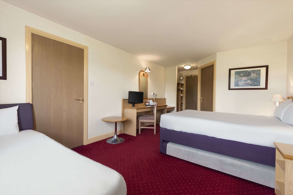 Worcester Vacations - Days Inn by Wyndham Tewkesbury Strensham - Property Image 13