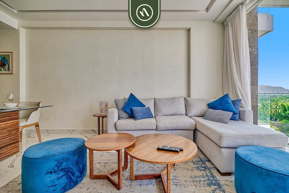 2BR Condo With Private Balcony - Padel Court