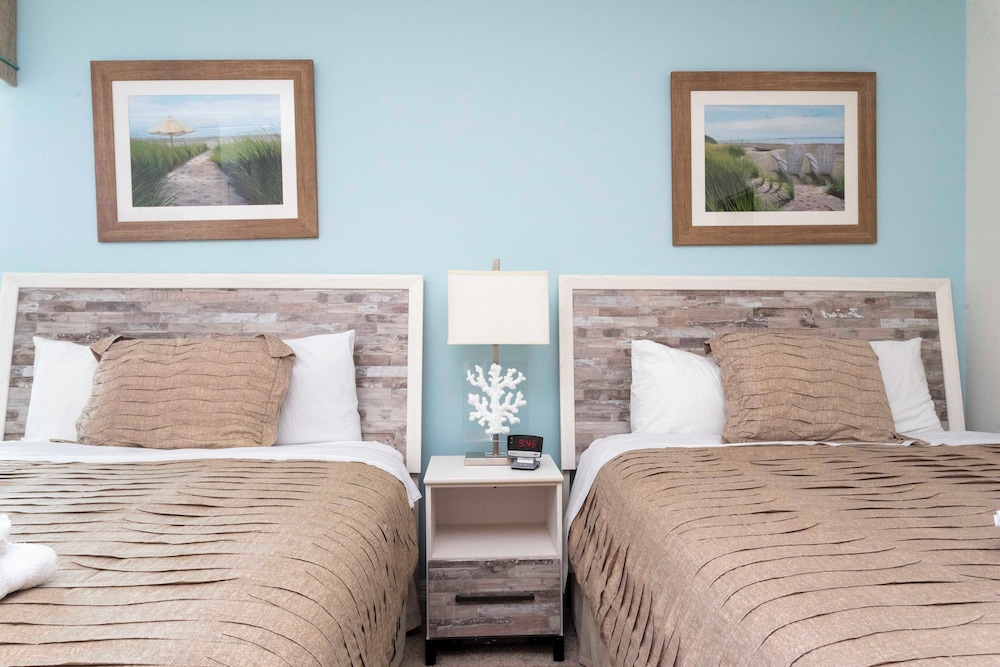 Marvelous 7 Bd w/ Pool Close to Disney @ Solterra 6086