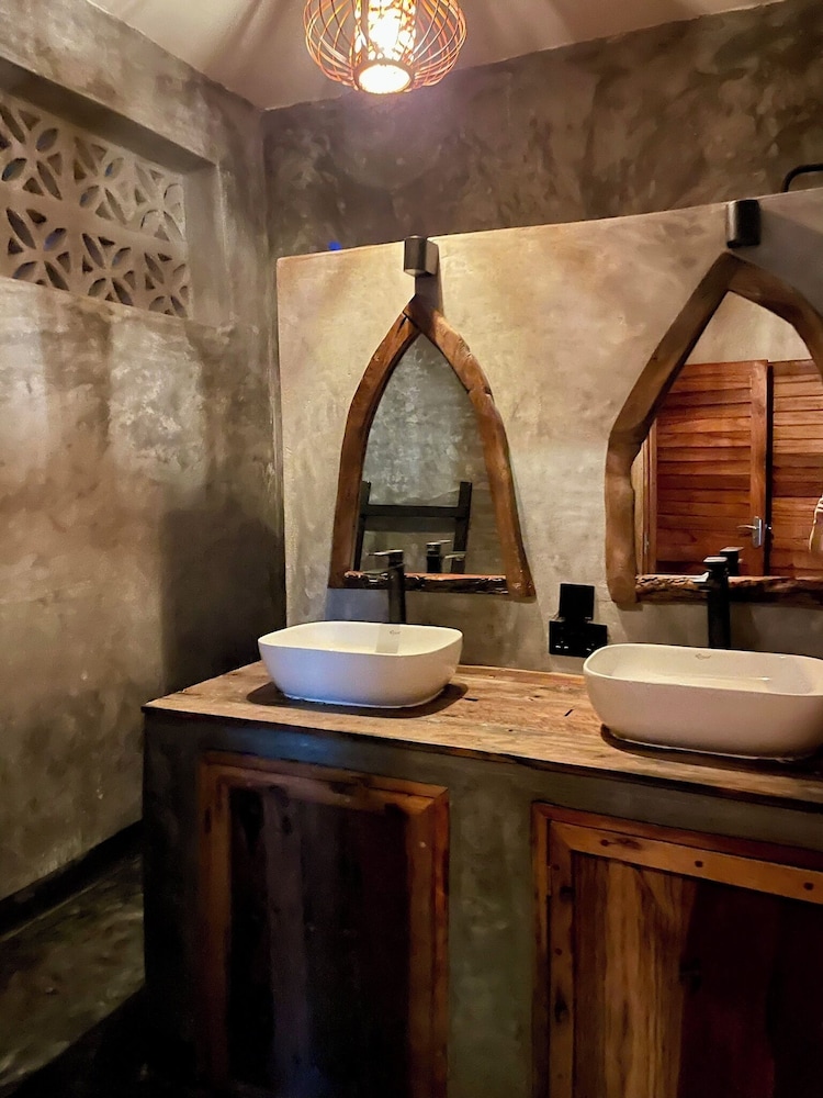 Baobab Bungalows