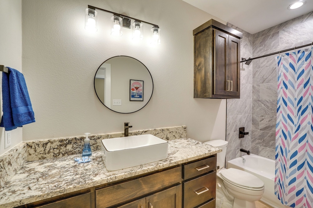 Brand-new Home 2 Mi to Shannon Med Center!