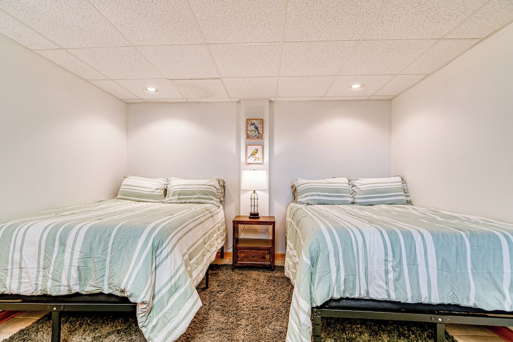 Hyco Lake Escape w/ Deck & Dock: Families Welcome!