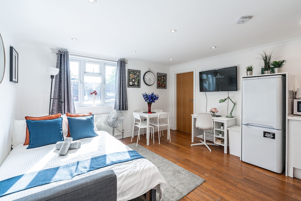 1 Bedroom Comfortable Flat in Kensington