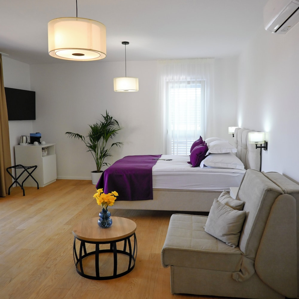 B&B Zora Panoramic View