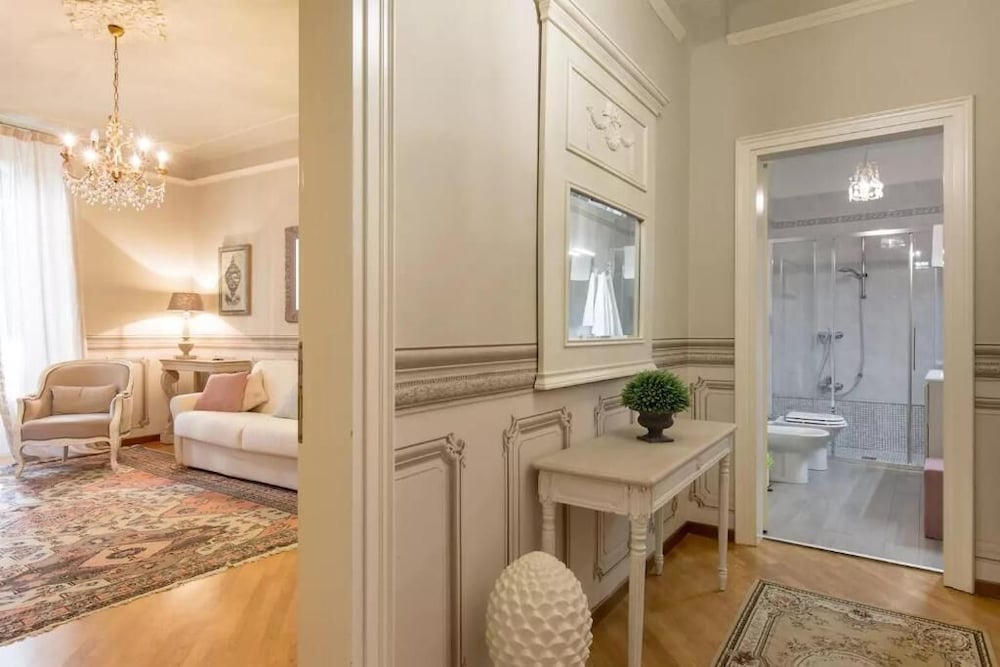 Αn enchanting residence in front of the Juliet house