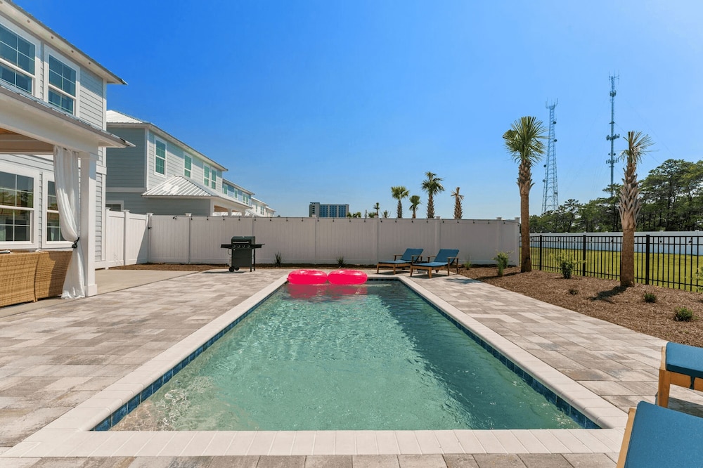 Chic Shack by Avantstay Private Pool Walk to Beach Sleeps 20