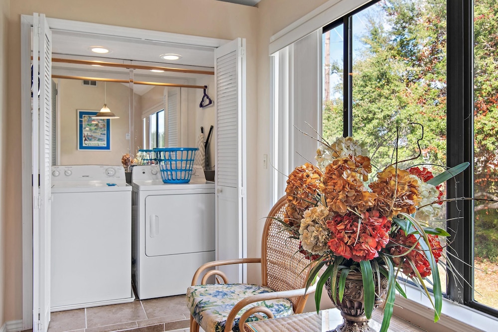 Chateau La Mer II #804- Blue Ocean Getaway