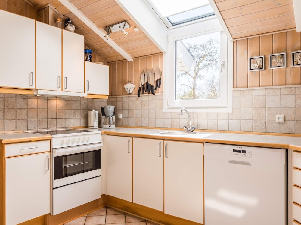 6 Person Holiday Home in Henne view 3
