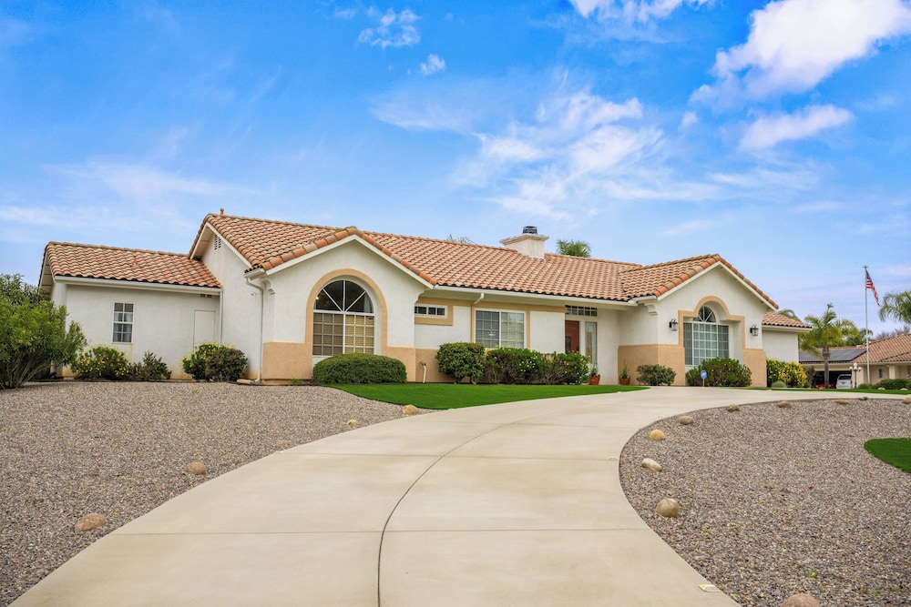 Explore Ramona's Vineyards: Tranquil Home w/ Yard