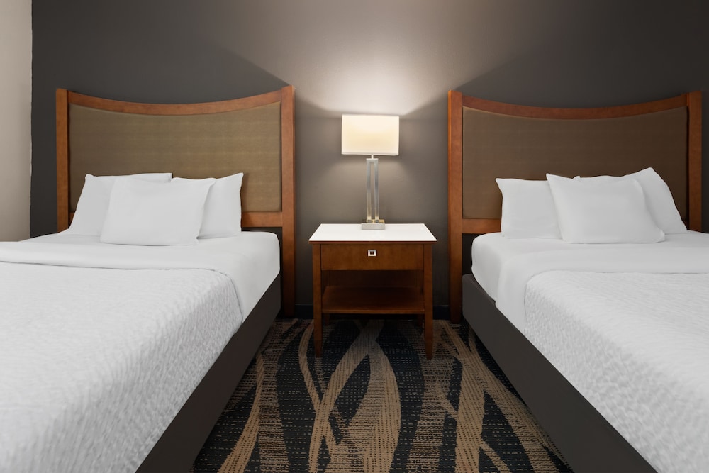 Mount Pleasant Vacations - Americas Best Value Inn Suites Racine - Property Image 43